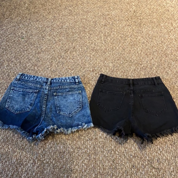 2 pair of SHEIN size small women’s cut off jean shorts. Fits like a M!! - Picture 8 of 8